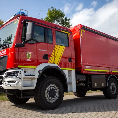 Versorgungs-LKW mit Modularem Gerätesatz Hochwasser